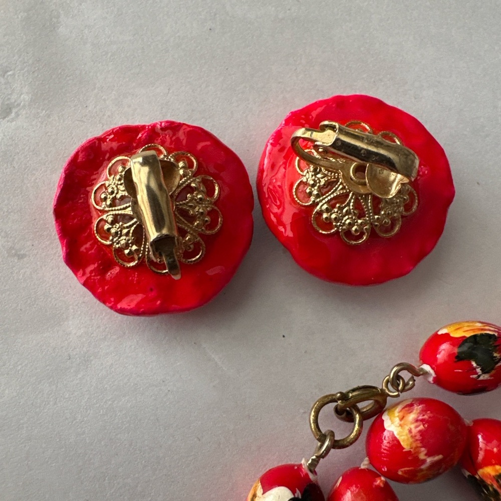 Vintage 80s Red Hand-Painted Opera Necklace & Clip Earrings Set - Picture 6 of 8